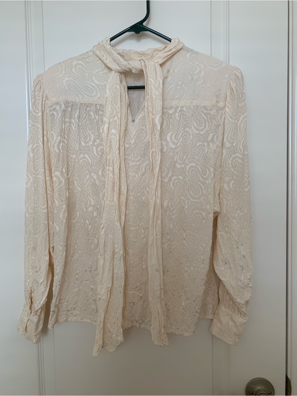 SILK STUDIO Vintage 100% Silk Bow Blouse Size 6 Medium Cream